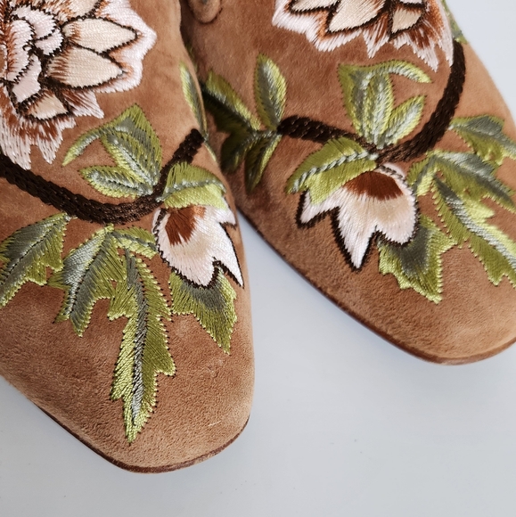 GeeWaWa Women's Size 38 Floral Flats - Picture 3 of 10